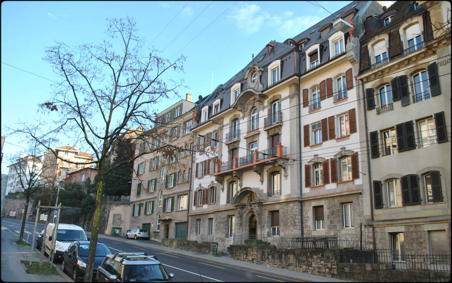 Immeubles anciens en enfilade à l'avenue de Béthusy à Lausanne