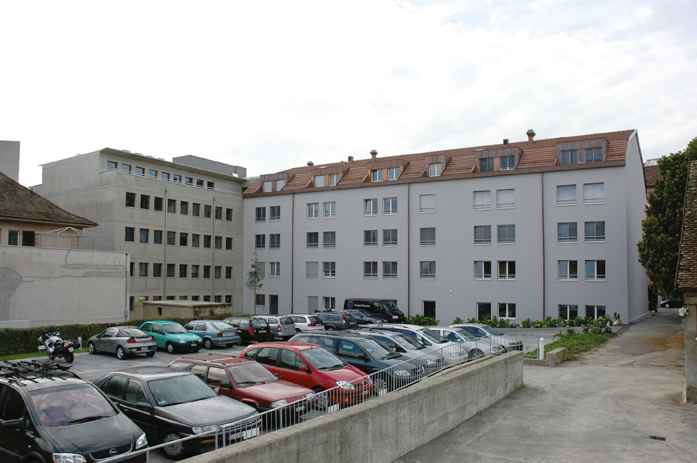 Arrière de la résidence Sablons A et son parking